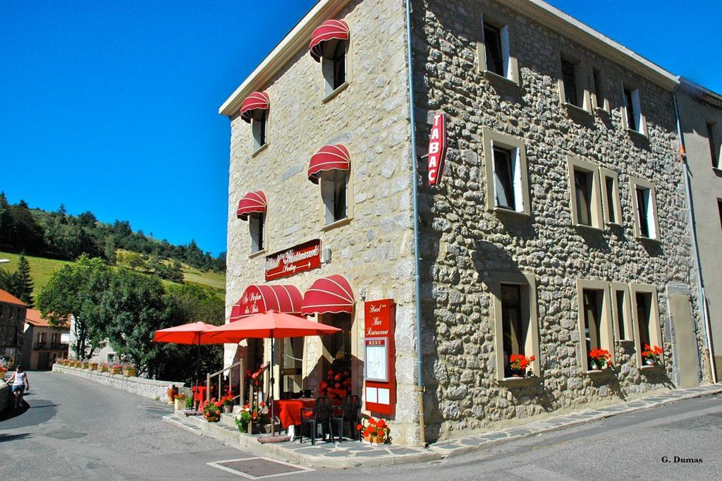 Au Parfum Des Bois Hotel Saint-Cirgues-en-Montagne Exterior photo